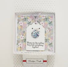 Load image into Gallery viewer, Mother's Day Greeting Card and Necklace Gift Set.
