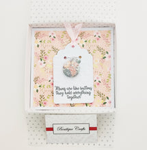 Load image into Gallery viewer, Mother's Day Greeting Card and Necklace Gift Set.
